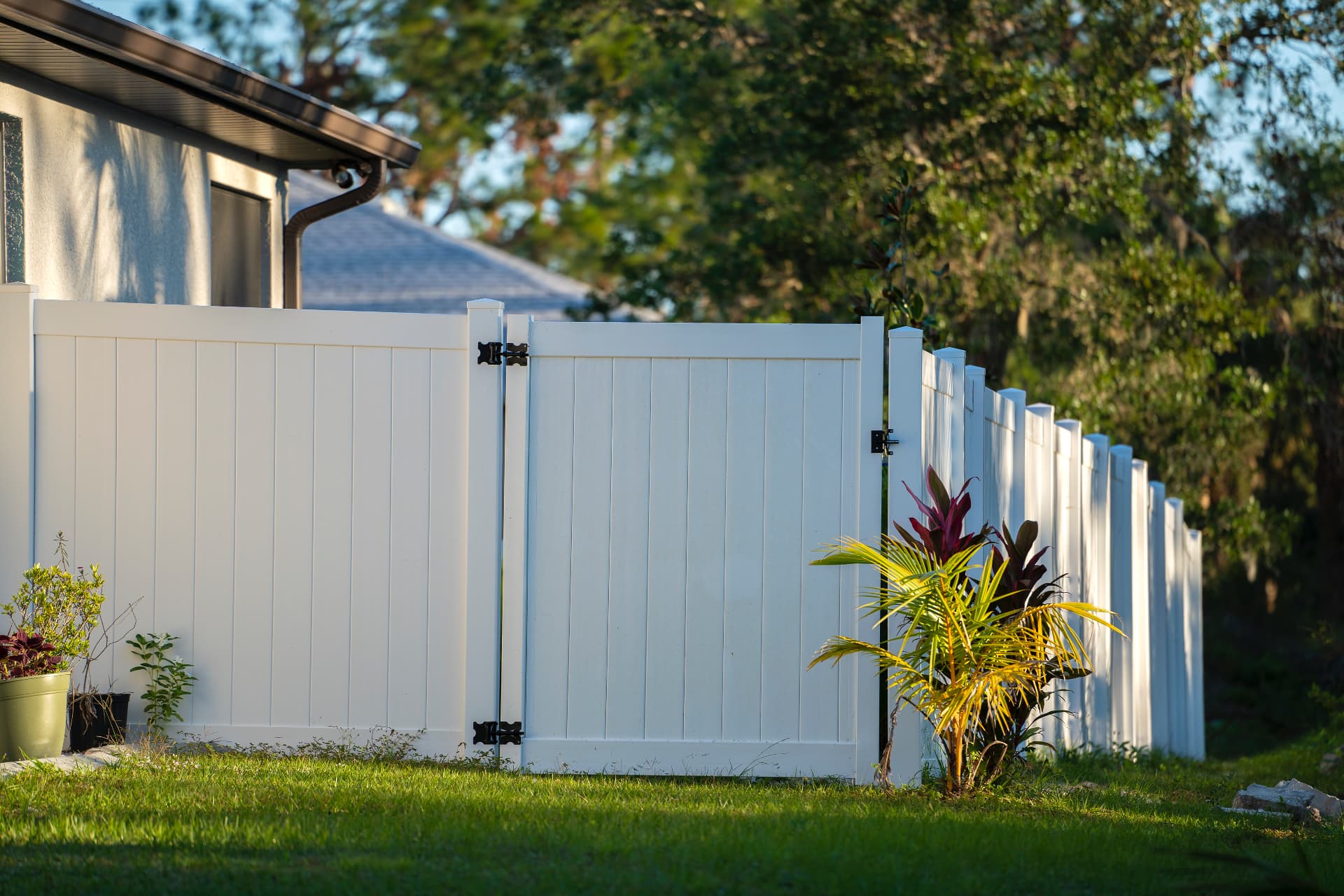 Orangevale Horizontal Privacy Fence, 310 linear feet of horizontal redwood privacy fencing with two custom gates and steel post cores.